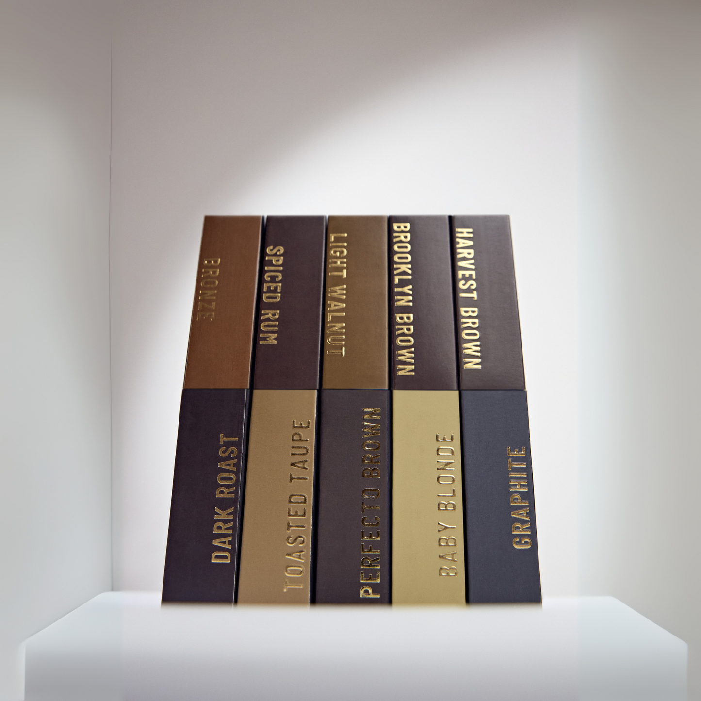 Stylised photo stain hybrid dye in packaging